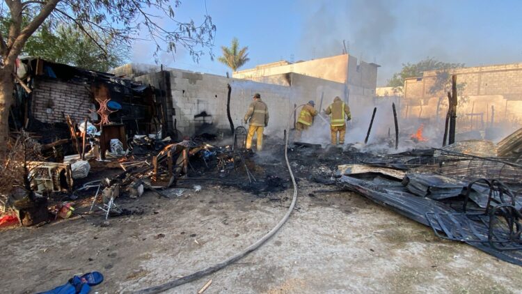 Fuego devora vivienda en el Fracc. “Marte R. Gómez de Cd. Victoria