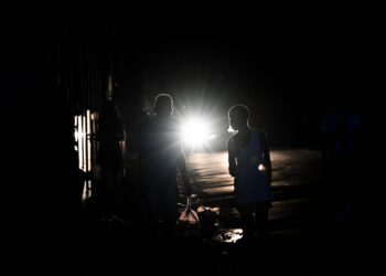 Cuba vive segunda noche sin luz por apagón masivo