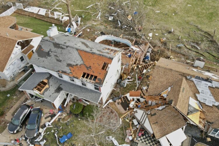 Tornados y vientos extremos dejan al menos 18 muertos en el sur de EU