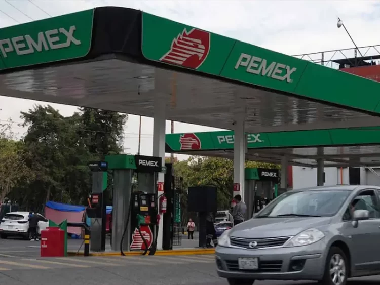 Acatan 14 estados precio de litro de gasolina por debajo de $24