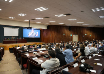 La ministra Lenia Batres dicta conferencia en el Campus Tampico de la UAT