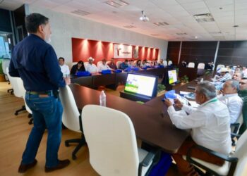 Capacitan a extensionistas sobre suplementación de ganado en agostaderos de Tamaulipas