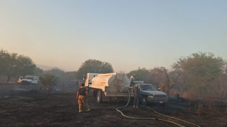 Abaten incendio en Miquihuana; continúa combate en González, Aldama, Ocampo y Los Morelos
