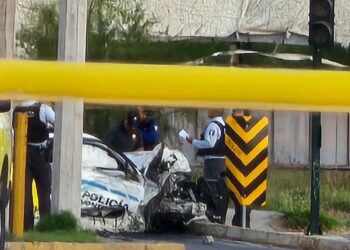 Asesinan a policía en Monterrey y le roban arna y patrulla