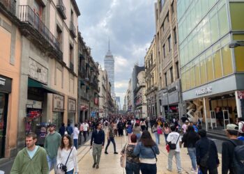 México entra al top 10 de países más felices del mundo en 2025