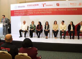 Intercambian maestros ideas y propuestas para construir el nuevo sistema magisterial