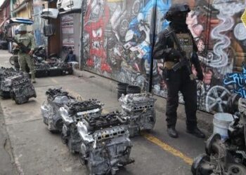 Aseguran 85 toneladas de autopartes robadas en Col. San Felipe de la CDMX