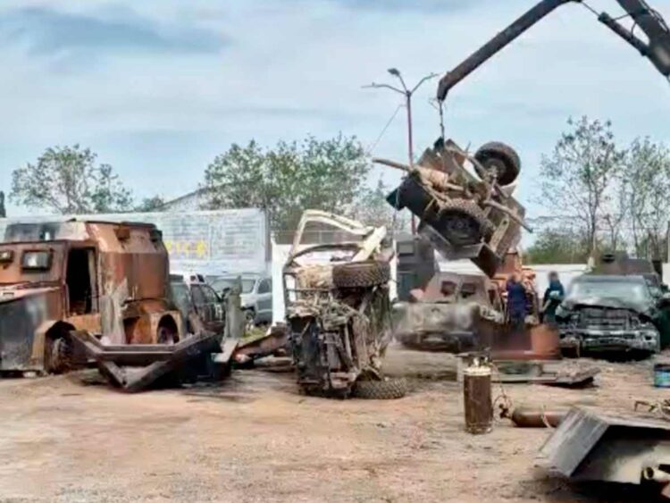 FGR destruye 45 vehículos “monstruos” incautados a bandas delictivas en norte de Tamaulipas