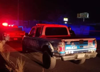 Sicarios acribillan a siete jóvenes en granja donde había peleas de gallos y alcohol en Chihuahua 