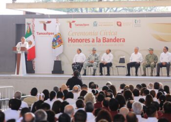 Entrega gobernador Américo Villarreal 16 nuevas ambulancias al sector salud de Tamaulipas