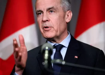 Impone EU aranceles de 25% a importaciones de automóviles de Canadá