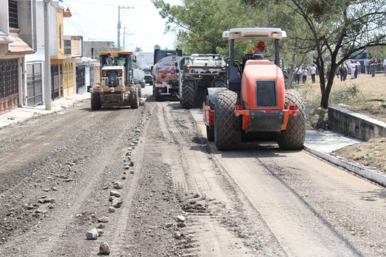 Amplía gobierno de Américo Villarreal Programa Estatal de Bacheo en colonias de Victoria