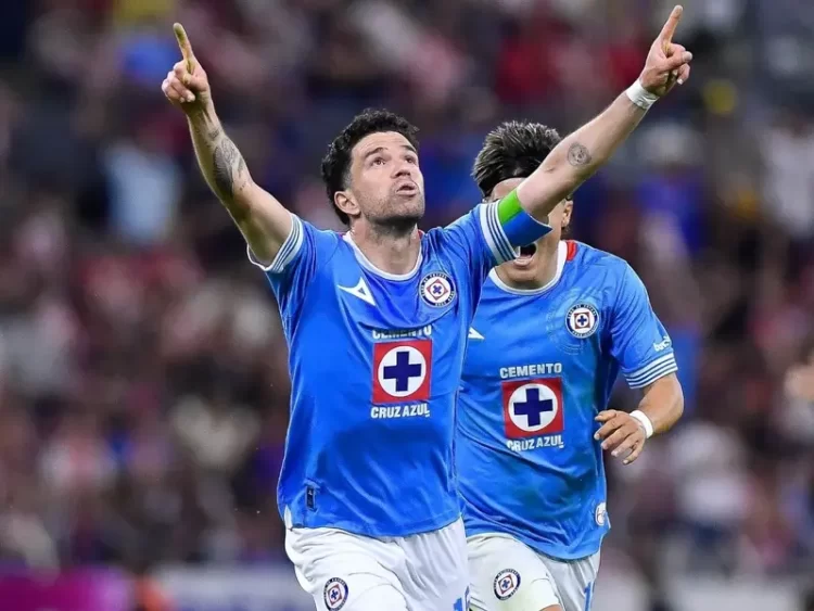 Golazo de ‘Nacho’ Rivero da triunfo a Cruz Azul 1-0 sobre Chivas