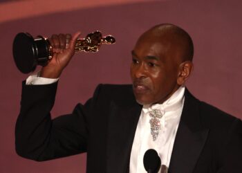 Paul Tazewell hace historia tras ganar la estatuilla a Mejor Diseño de Vestuario en los Oscar 2025
