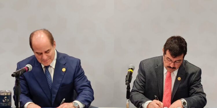 Reafirma rector de la UAT colaboración con South Texas College