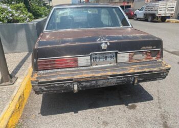 Casi el 60 % de autos de Victoria circulan con placas vencidas, incluidas patrullas