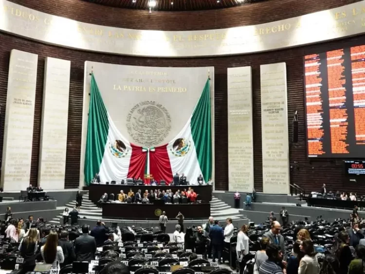 Diputados federales de México avalan en comisiones reforma contra el nepotismo