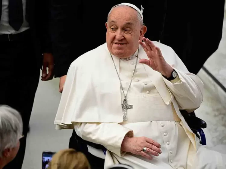 Papa Francisco sufre 2 episodios de insuficiencia respiratoria; requirió ventilación mecánica