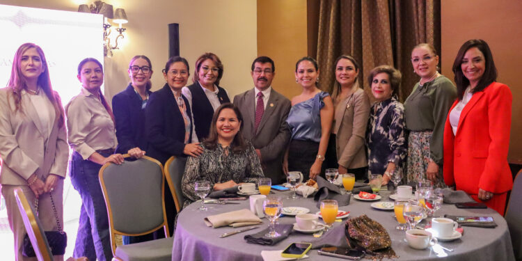 UAT y la Asociación de Mujeres Jefas de Empresa firman convenio en la zona sur