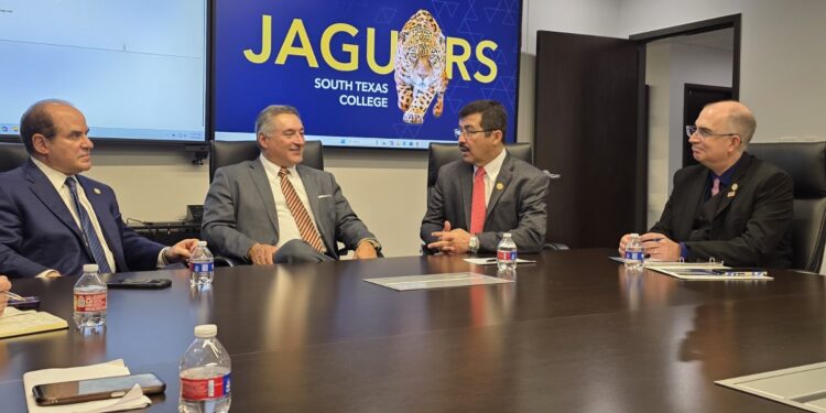 Reafirma rector de la UAT colaboración con South Texas College