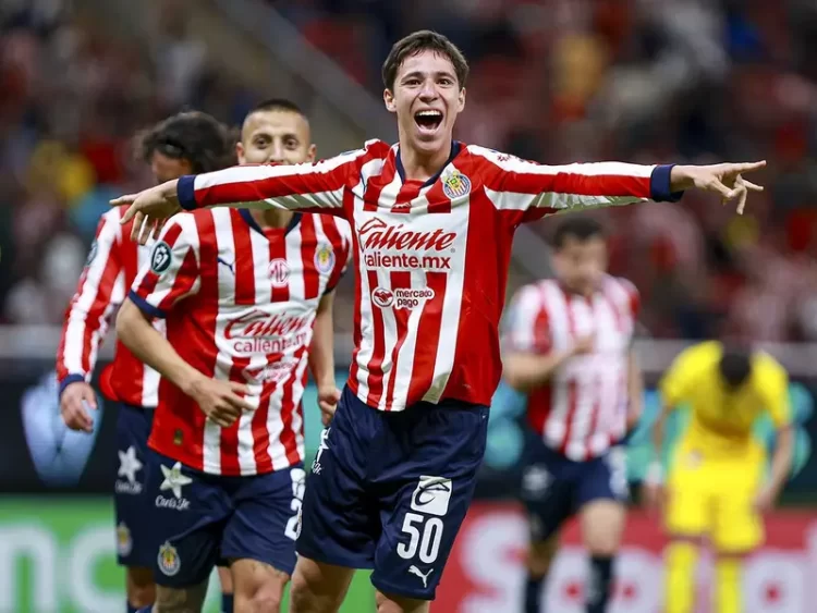Chivas derrota 1-0 al América en el Clásico de Concachampions