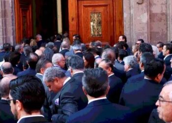 Sheinbaum encabeza reunión con empresarios tras aranceles de EU