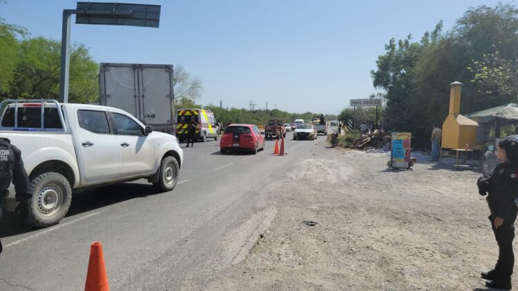 Mueren dos jóvenes motociclistas en accidente carretero en ruta Victoria-Monterrey