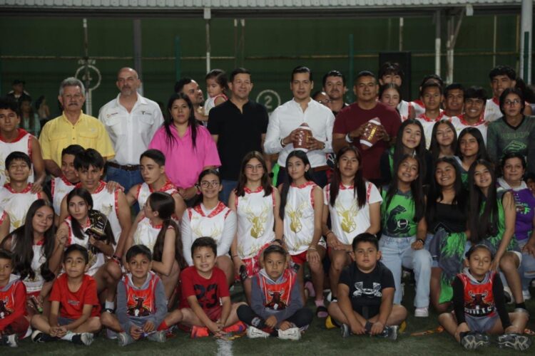 Premian a las y los campeones del torneo de tochito flag organizado por el INDE
