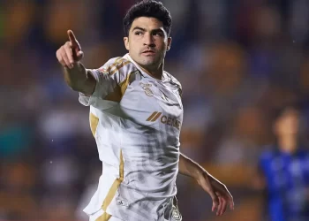 Tigres celebra su 65 aniversario derrotando a Querétaro