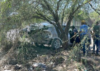 Dama herida en choque de autos frente al ejido Santa Librada al sur de Cd. Victoria