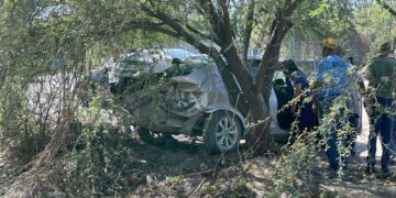 Dama herida en choque de autos frente al ejido Santa Librada al sur de Cd. Victoria