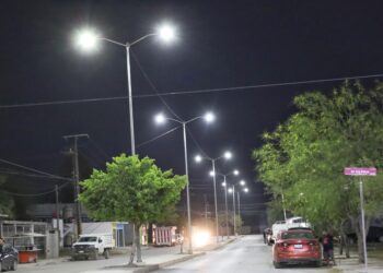 Reinstala Gobierno de Victoria alumbrado y regresa seguridad al Sector Pajaritos.