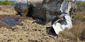 Vuelca tráiler con aceite en el km. 57 de la carretera Victoria-Matamoros, en Tamaulipas