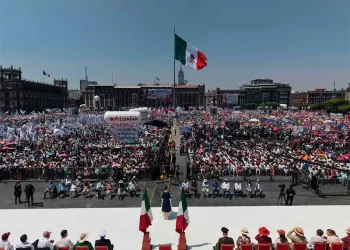 Asistieron 350 mil personas a asamblea informativa de Sheinbaum en zócalo de la CDMX