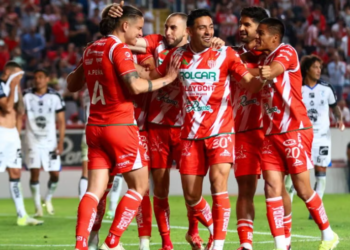 Necaxa vence 2-0 a Querétaro en casa