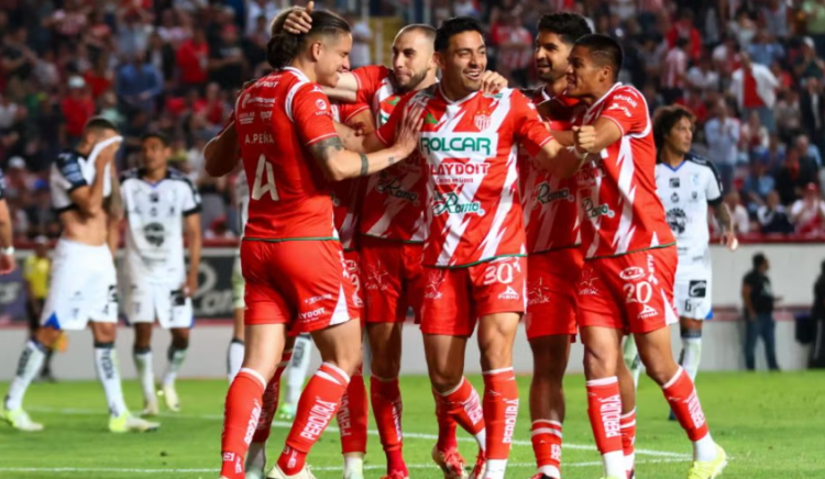 Necaxa vence 2-0 a Querétaro en casa