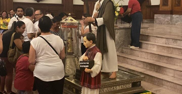 Reliquias de San Judas Tadeo se despiden en Catedral de Cd. Victoria, tras su paso por la Diócesis