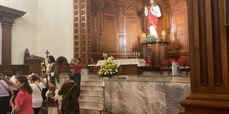 Reliquias de San Judas Tadeo se despiden en Catedral de Cd. Victoria, tras su paso por la Diócesis