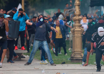 Protesta de jubilados en Argentina termina en enfrentamientos con la policía