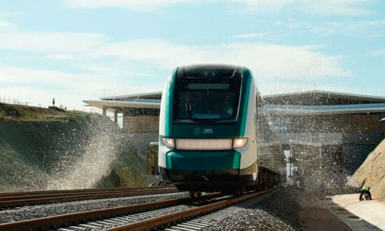 México anuncia inversión de 10.500 millones de dólares en nuevo tren de pasajeros