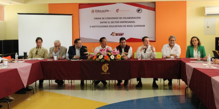 ISSSTE Tamaulipas se suma a la formación académica del CBTis 119