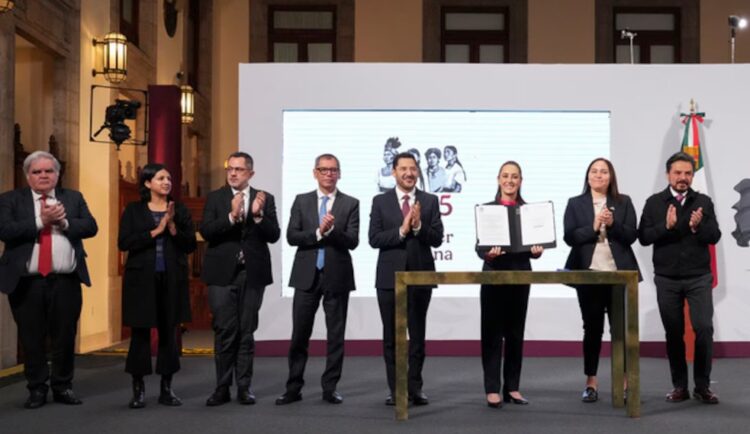 Sheinbaum firma decreto para rescatar 400 mil créditos impagables del FOVISSSTE