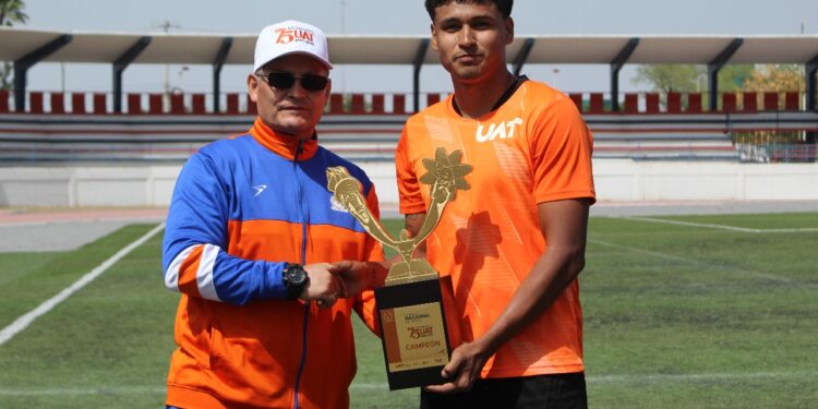 Se corona Correcaminos en Futbol Estudiantil, por 75 aniversario de la UAT
