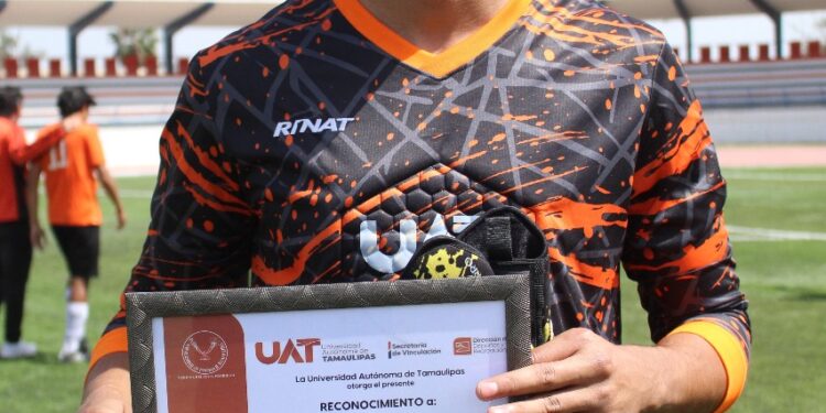 Se corona Correcaminos en Futbol Estudiantil, por 75 aniversario de la UAT