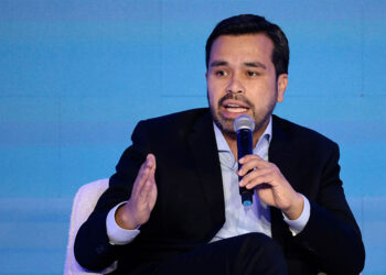 México no debe someterse a agendas extranjeras, dice líder de MC