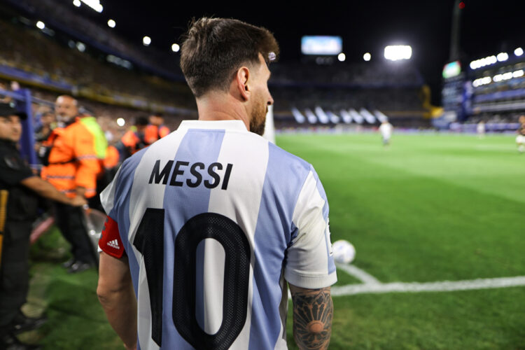 Messi se pierde la doble fecha de eliminatorias por lesión