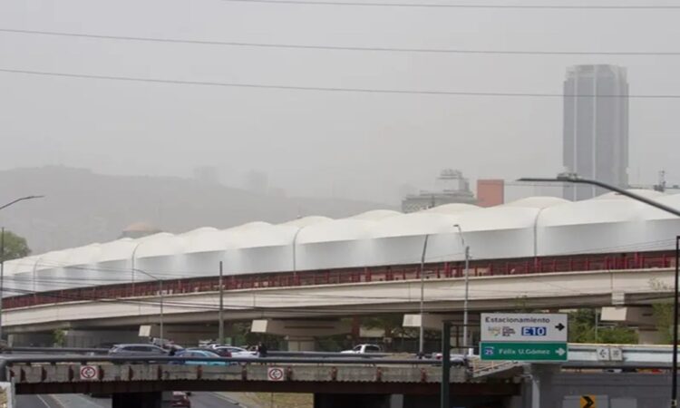 Autoridades descartan suspender clases pese a contingencia ambiental