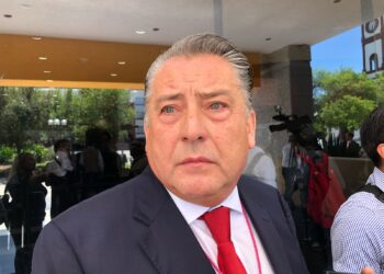 Trabajan taxis de forma irregular en la frontera