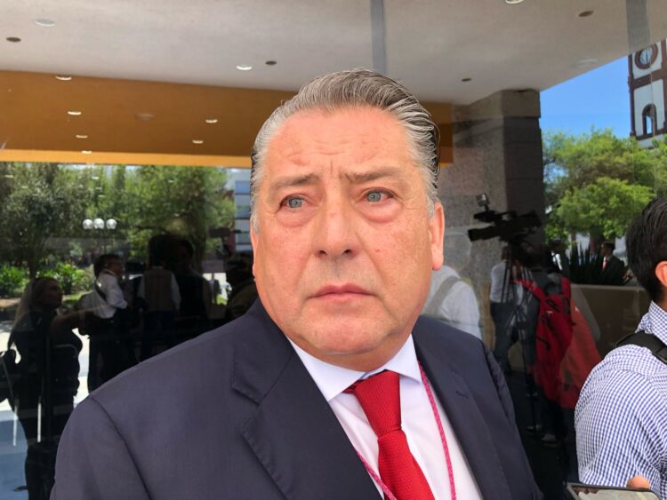 Trabajan taxis de forma irregular en la frontera