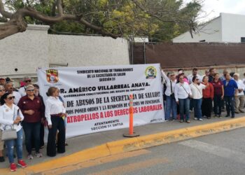Protestan trabajadores de Salud, demandan plazas laborales